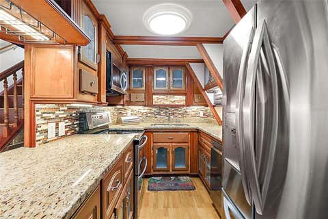 Tiny photo for 507 Lakeshore Drive, Eustis, FL 32726 (MLS # G5114140)