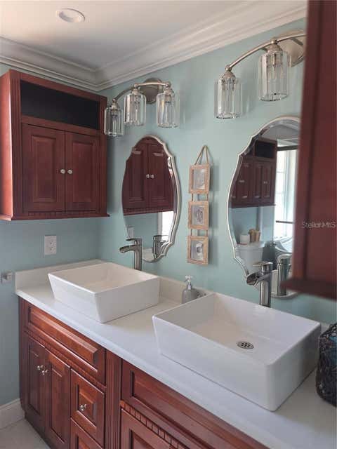 Tiny photo for 507 Lakeshore Drive, Eustis, FL 32726 (MLS # G5114140)