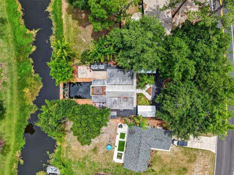 Tiny photo for 507 Lakeshore Drive, Eustis, FL 32726 (MLS # G5114140)