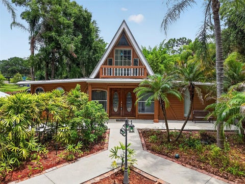 Photo of 507 Lakeshore Drive, Eustis, FL 32726 (MLS # G5114140)