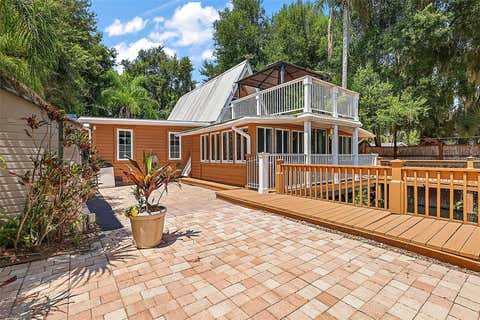 Tiny photo for 507 Lakeshore Drive, Eustis, FL 32726 (MLS # G5114140)