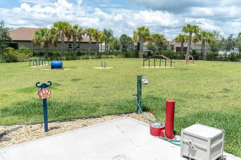 A home in WIMAUMA