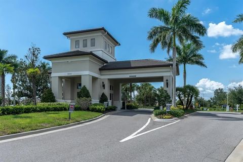 A home in WIMAUMA