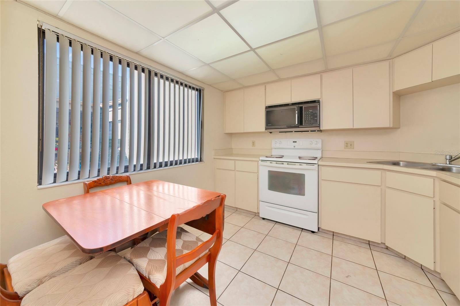 211 WOODLAND DRIVE 211