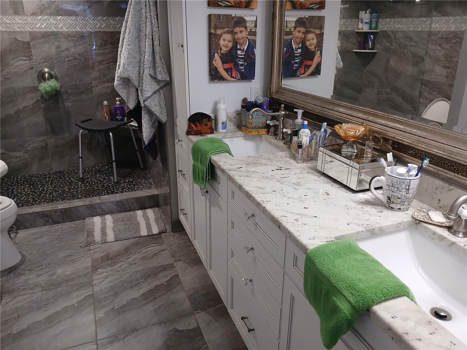 VALENCIA CONDO APTS - Residential