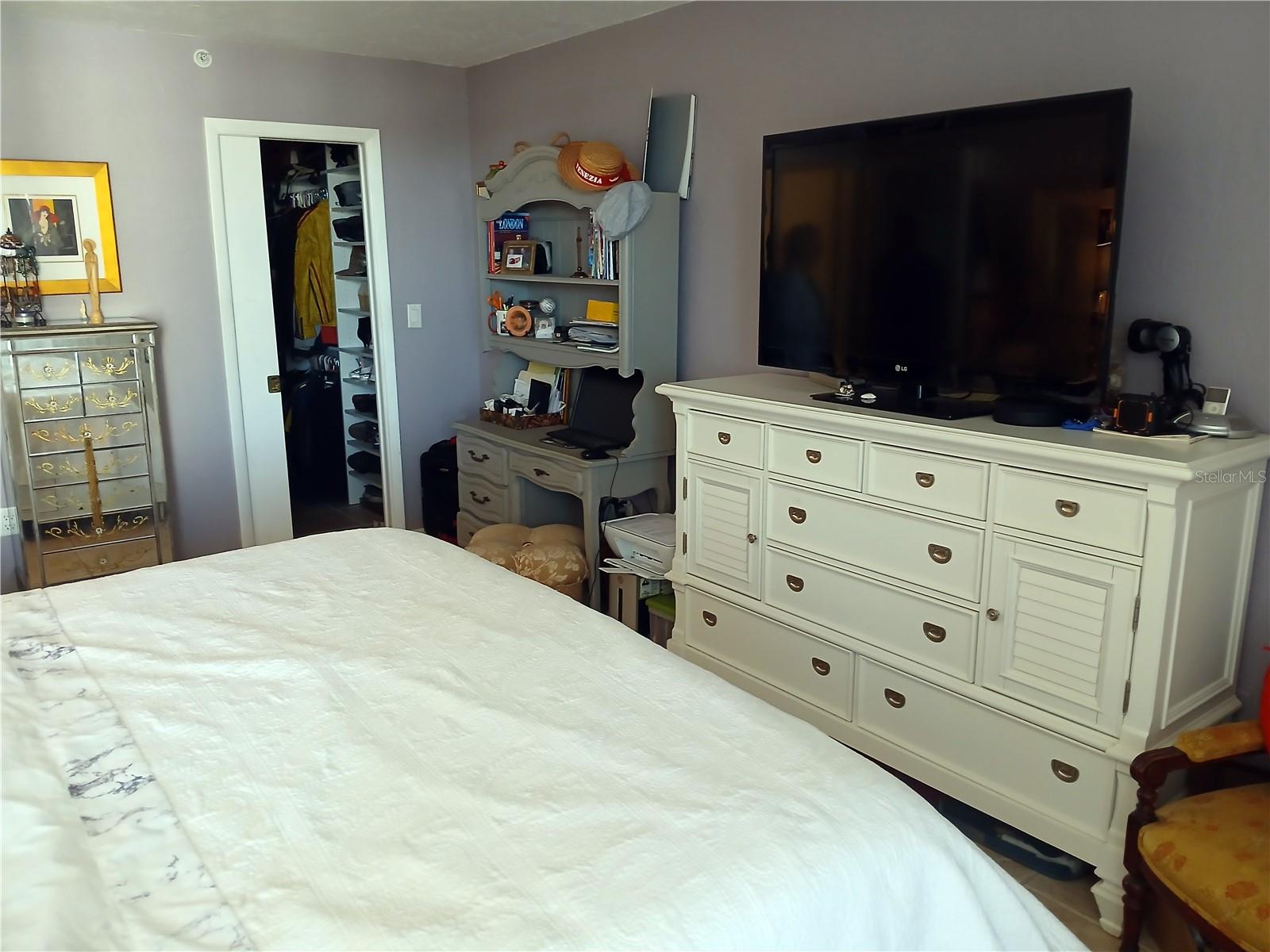 VALENCIA CONDO APTS - Residential