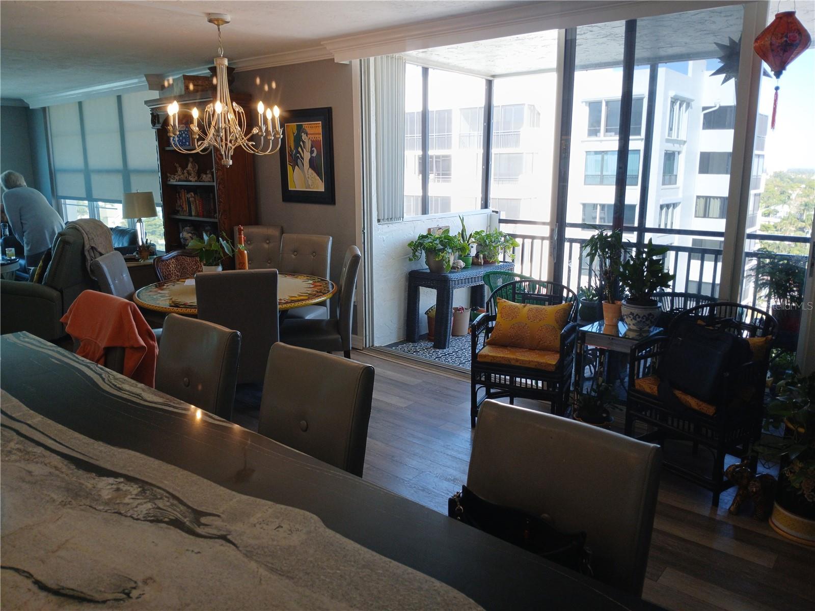 VALENCIA CONDO APTS - Residential