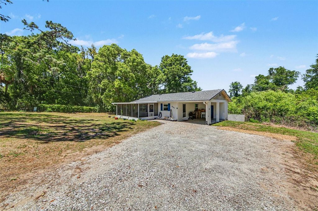 Photo of 4847 Eagles Nest Road, Fruitland Park, FL 34731 (MLS # O6399493)