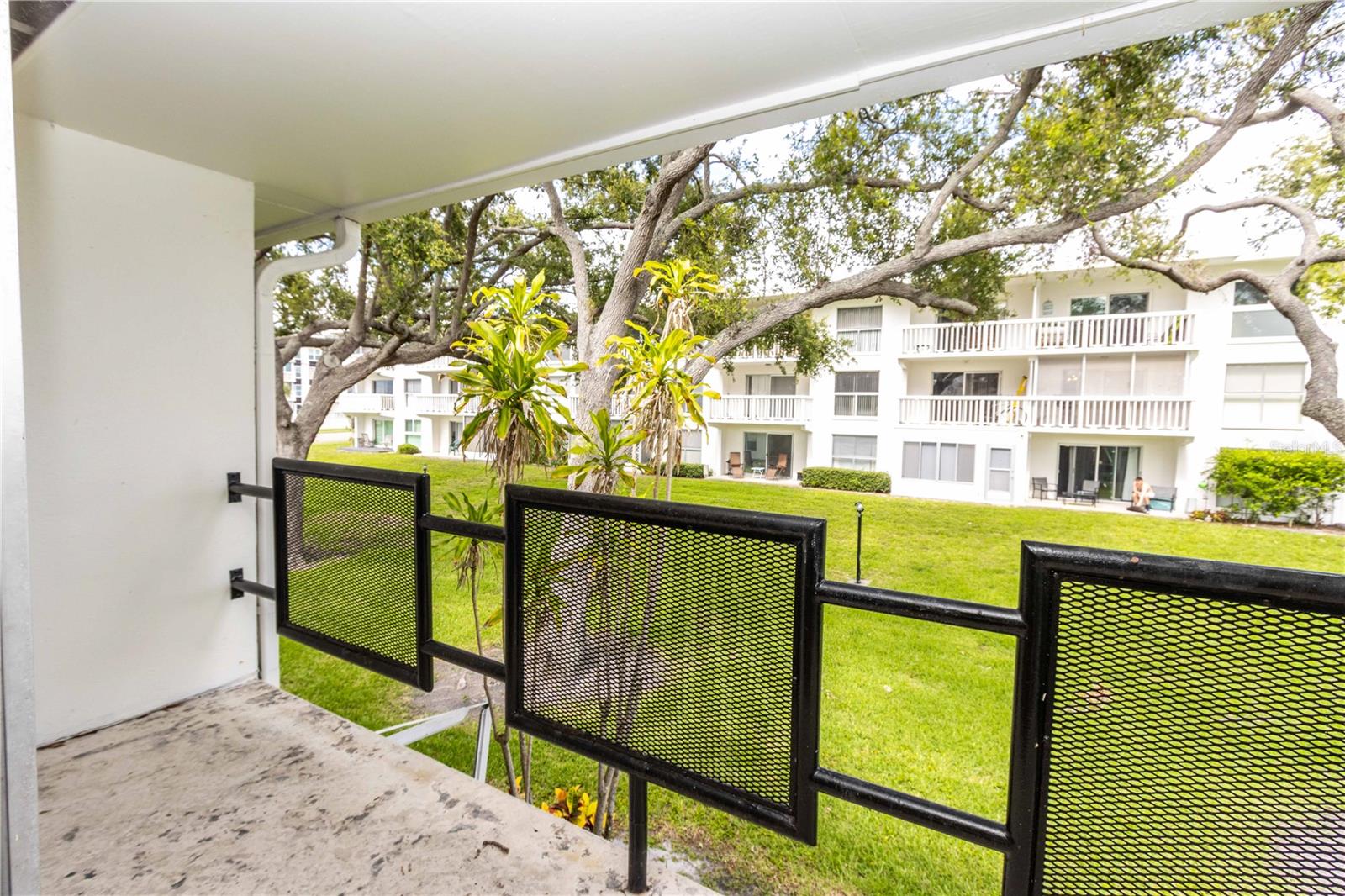 EAST HOUSE-WEST HOUSE CONDO - Residential