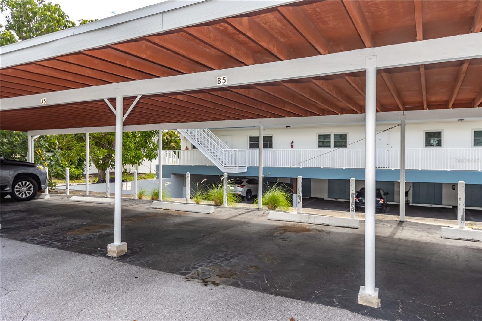 EAST HOUSE-WEST HOUSE CONDO - Residential