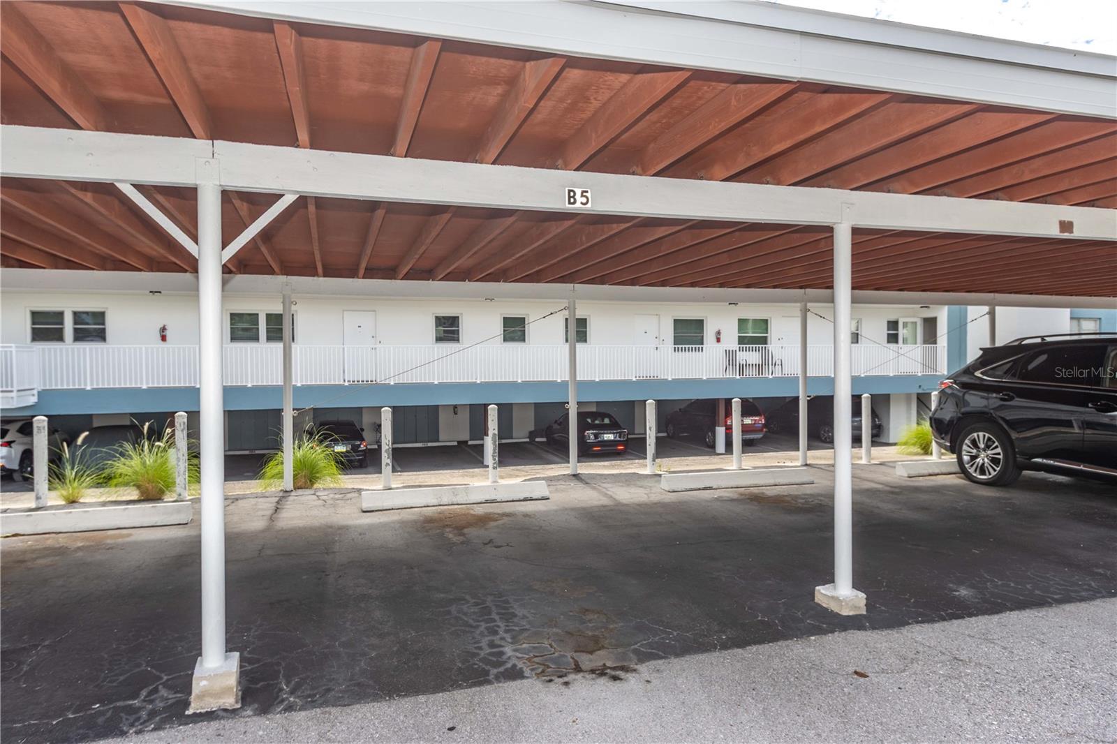 EAST HOUSE-WEST HOUSE CONDO - Residential