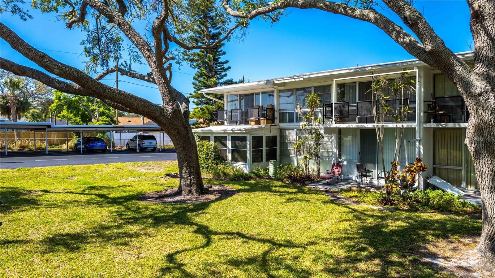 EAST HOUSE-WEST HOUSE CONDO - Residential