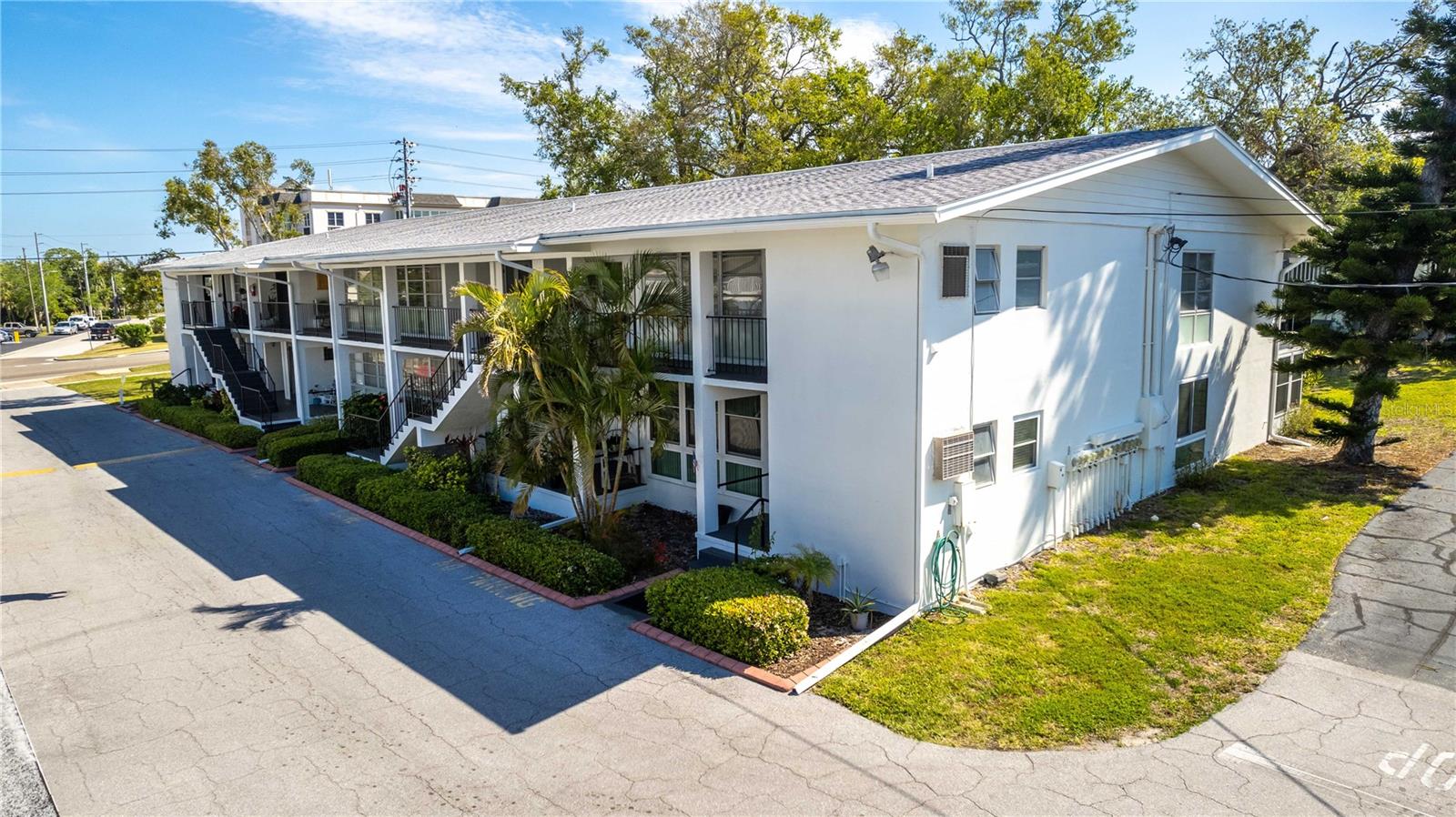 EAST HOUSE-WEST HOUSE CONDO - Residential