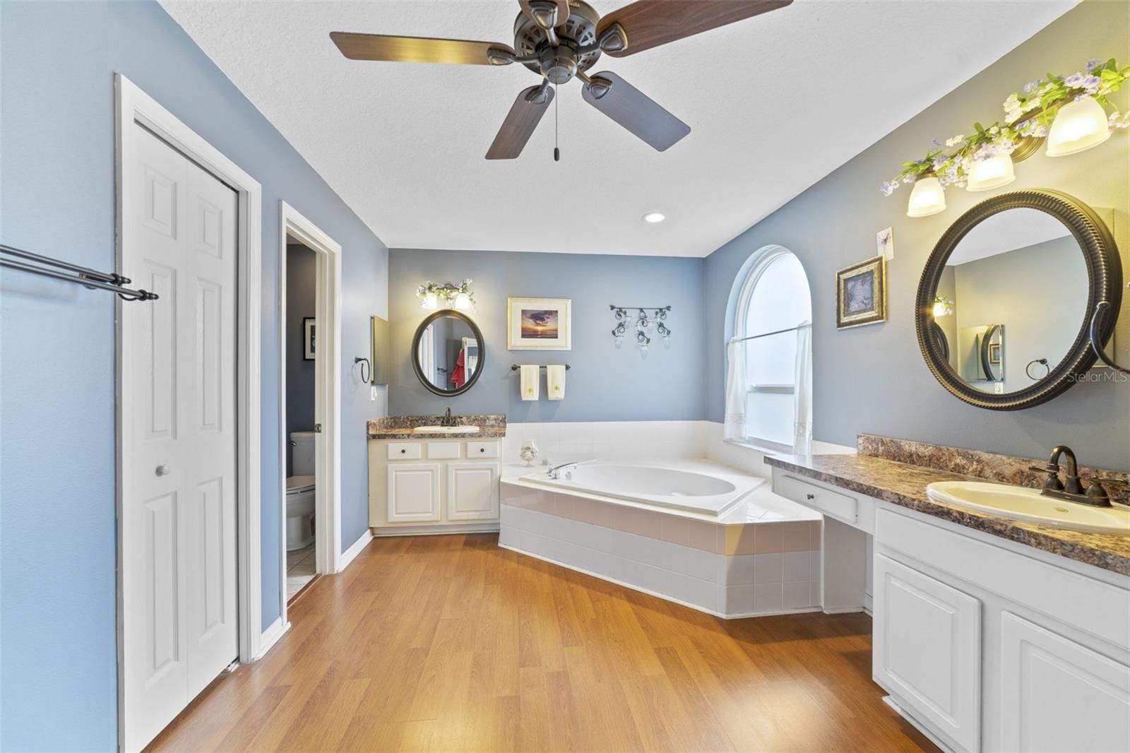 GROVELAND HIDDEN LAKES ESTATES - Residential