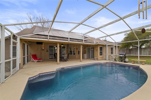 Tiny photo for 124 Country Lakes Circle, Groveland, FL 34736 (MLS # O6391377)