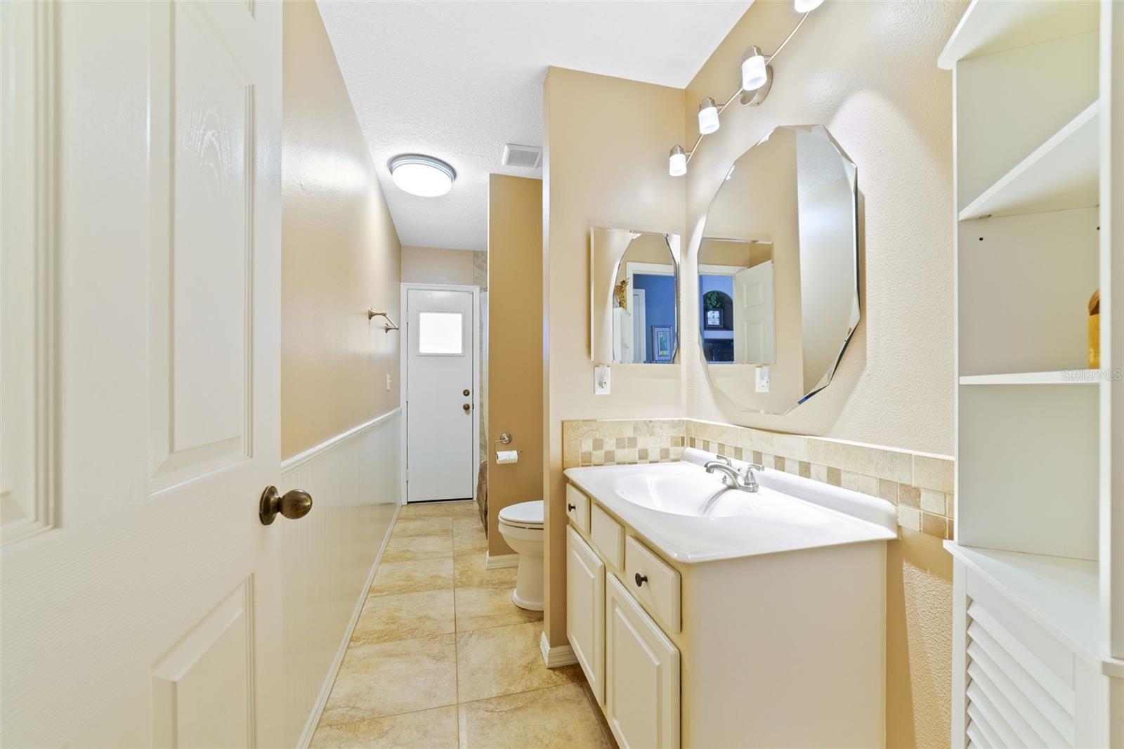 GROVELAND HIDDEN LAKES ESTATES - Residential