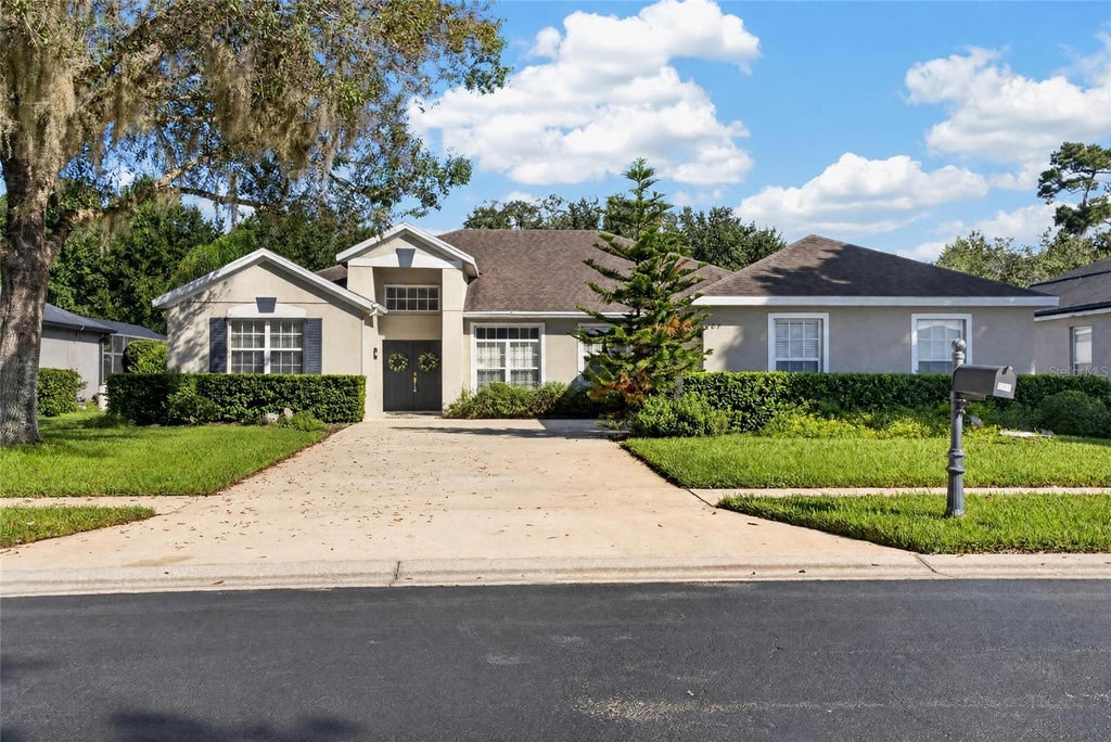 Photo of 467 Osprey Lakes Circle, Chuluota, FL 32766 (MLS # O6440966)