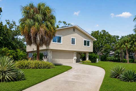 Photo of 1300 Pleasant Way S, St Petersburg, FL 33705 (MLS # TB8538843)