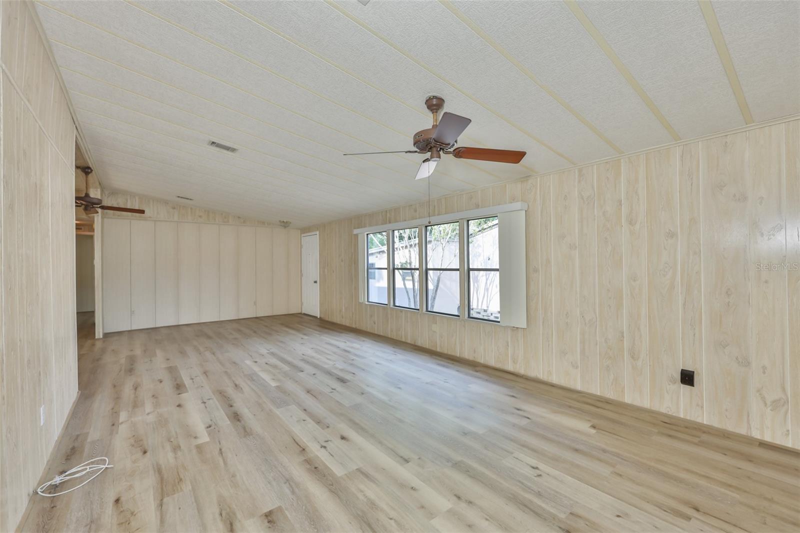 SHELDON WEST MH COMMUNITY - Residential