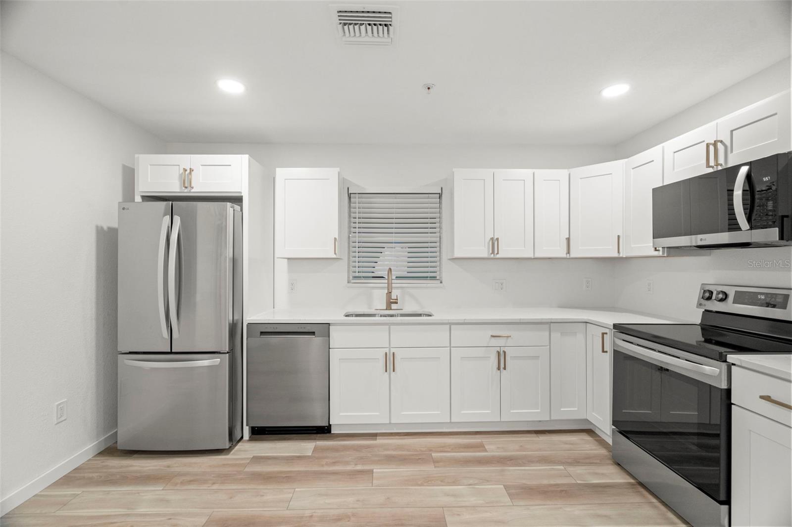 SUMMIT PARK - Residential Income