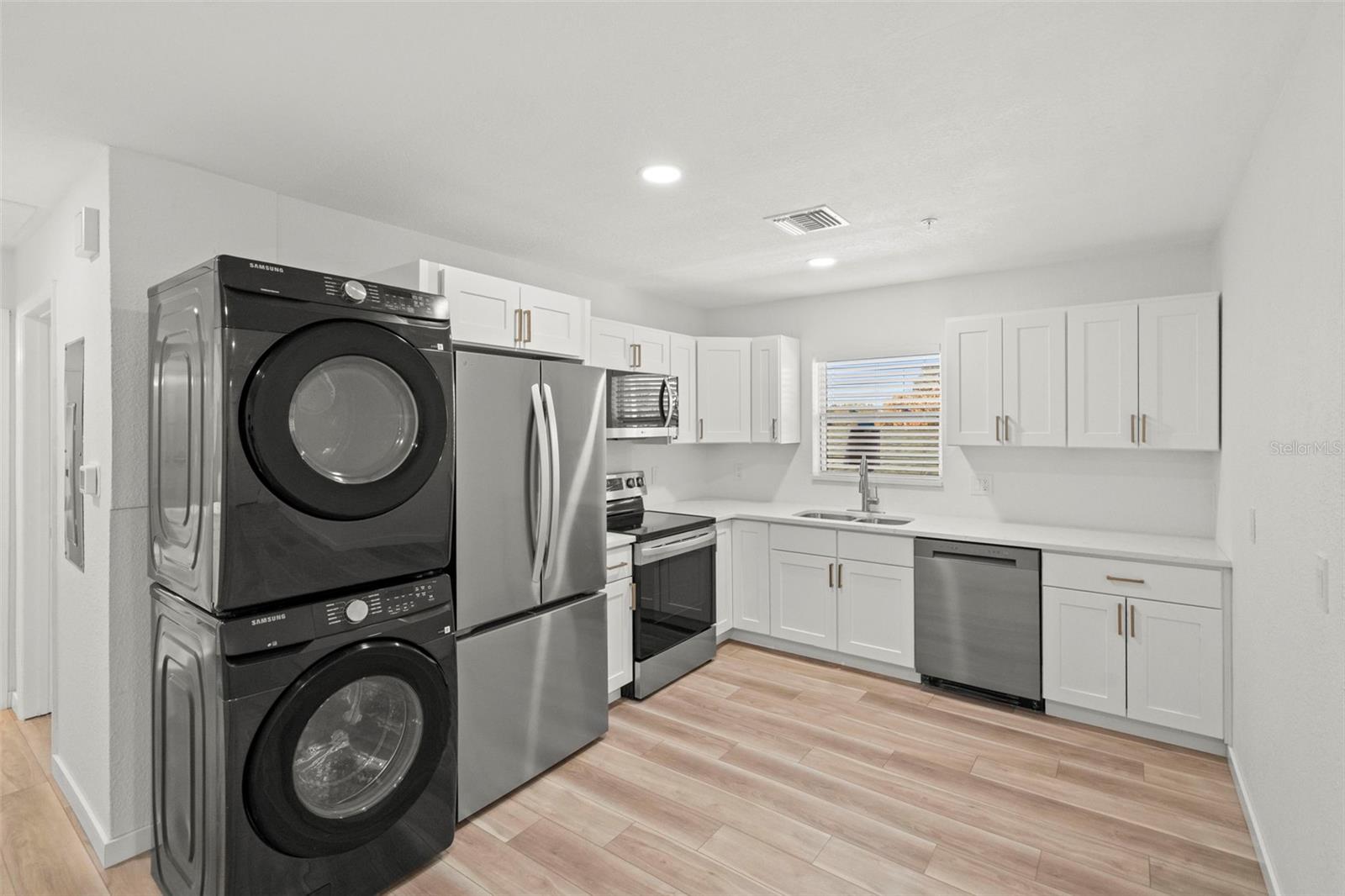 SUMMIT PARK - Residential Income