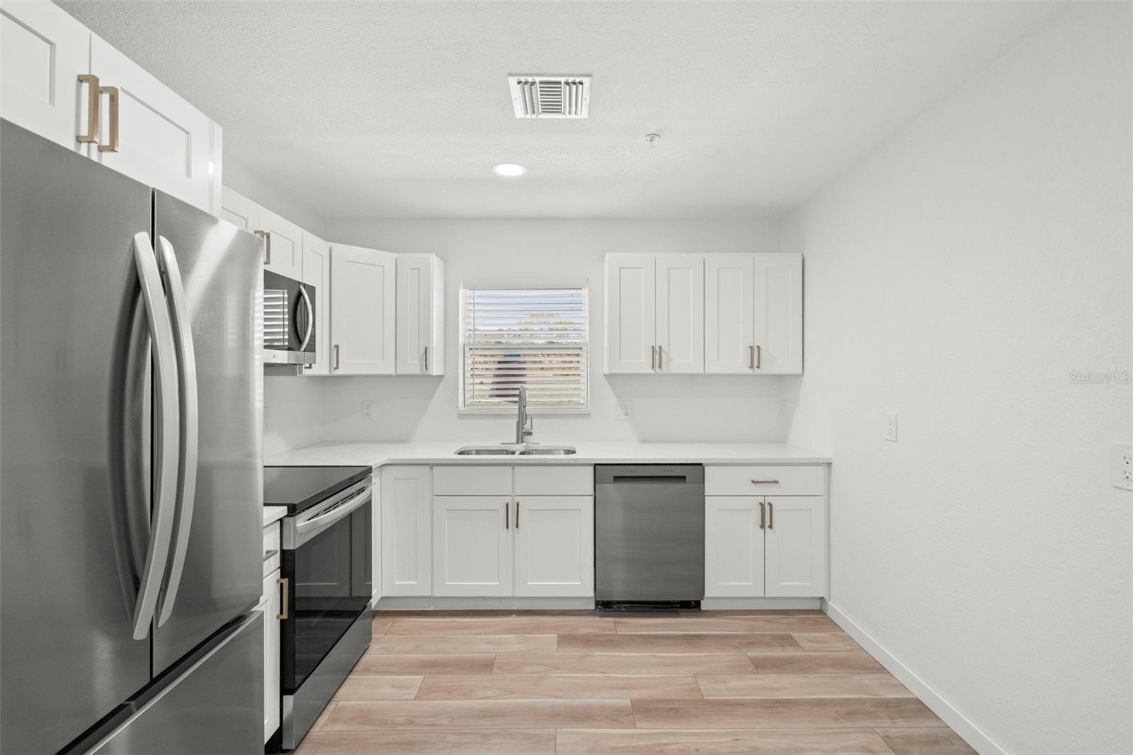 SUMMIT PARK - Residential Income