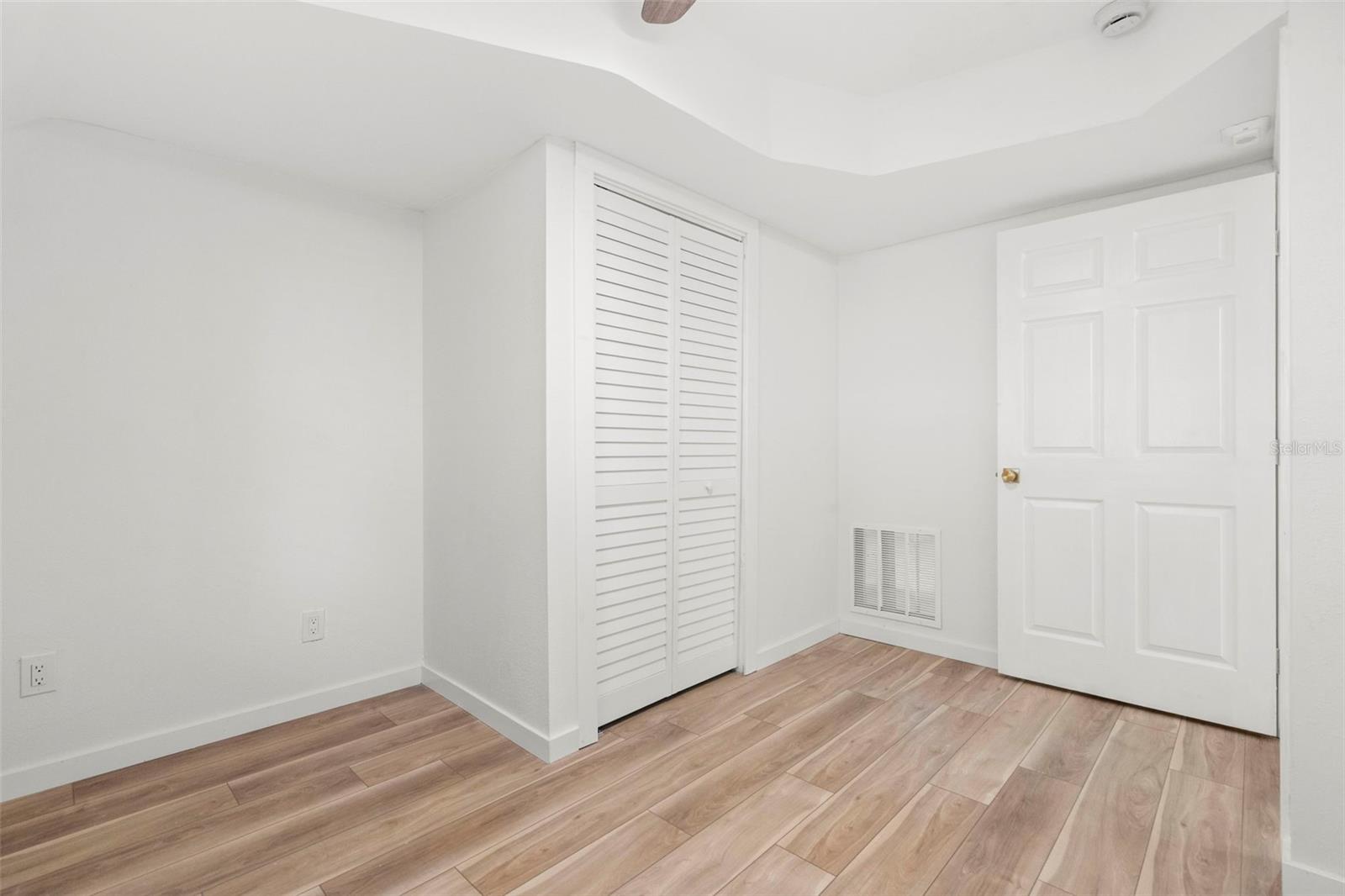 SUMMIT PARK - Residential Income