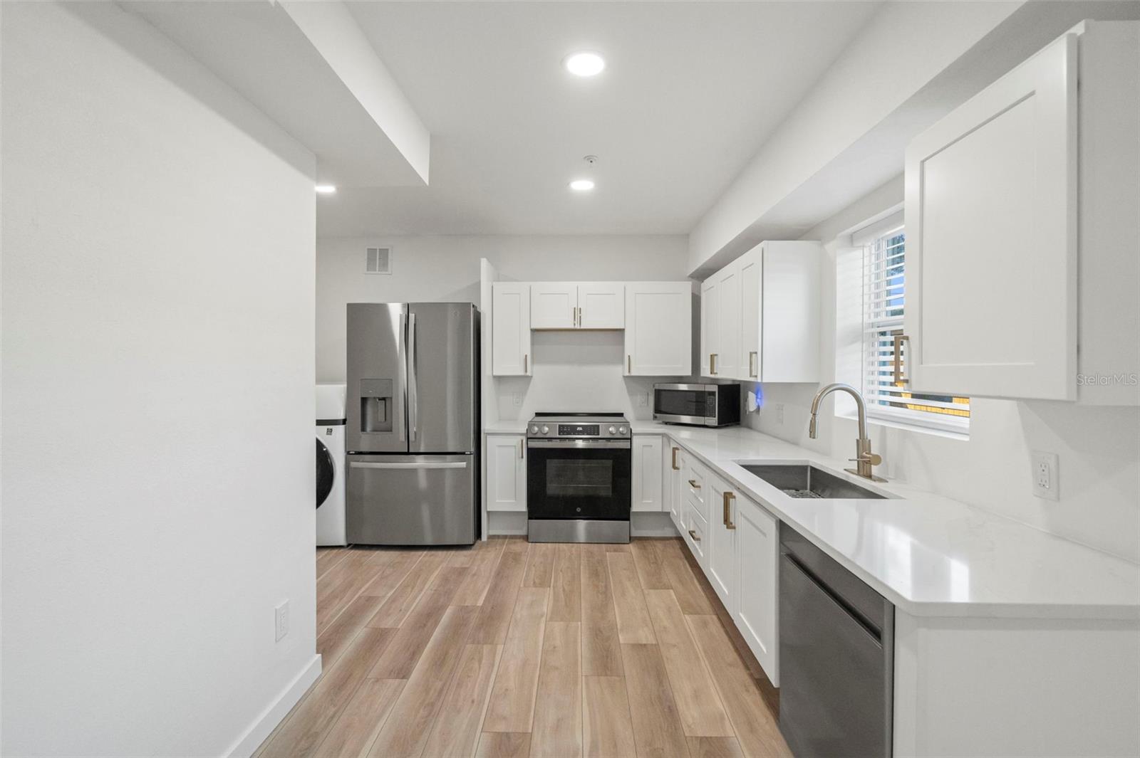 SUMMIT PARK - Residential Income