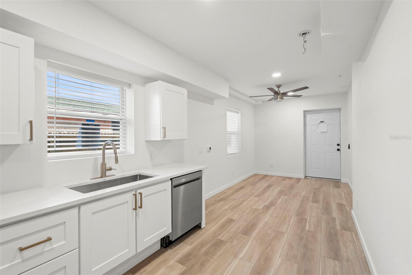 SUMMIT PARK - Residential Income