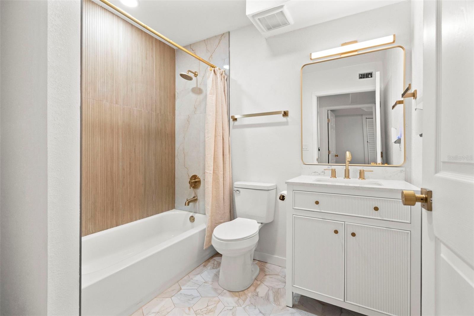 SUMMIT PARK - Residential Income