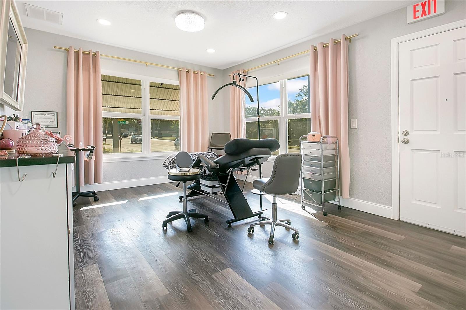 ACREAGE - Commercial Sale