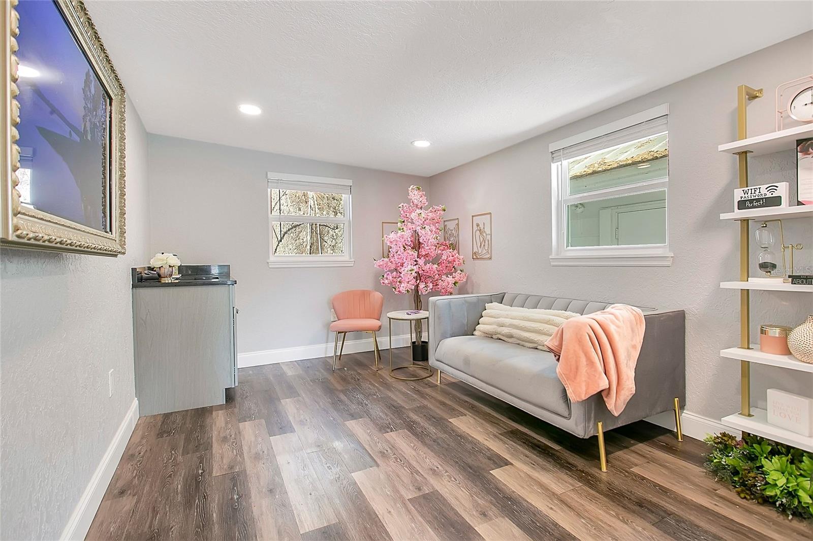 ACREAGE - Commercial Sale