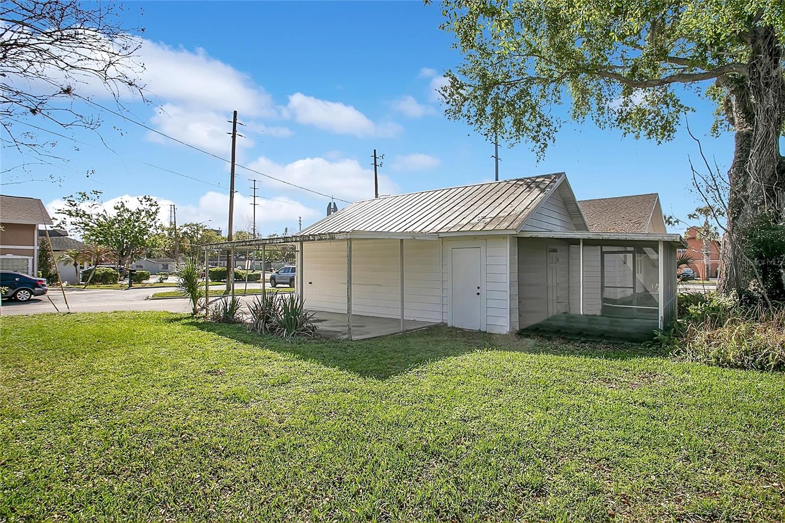 ACREAGE - Commercial Sale