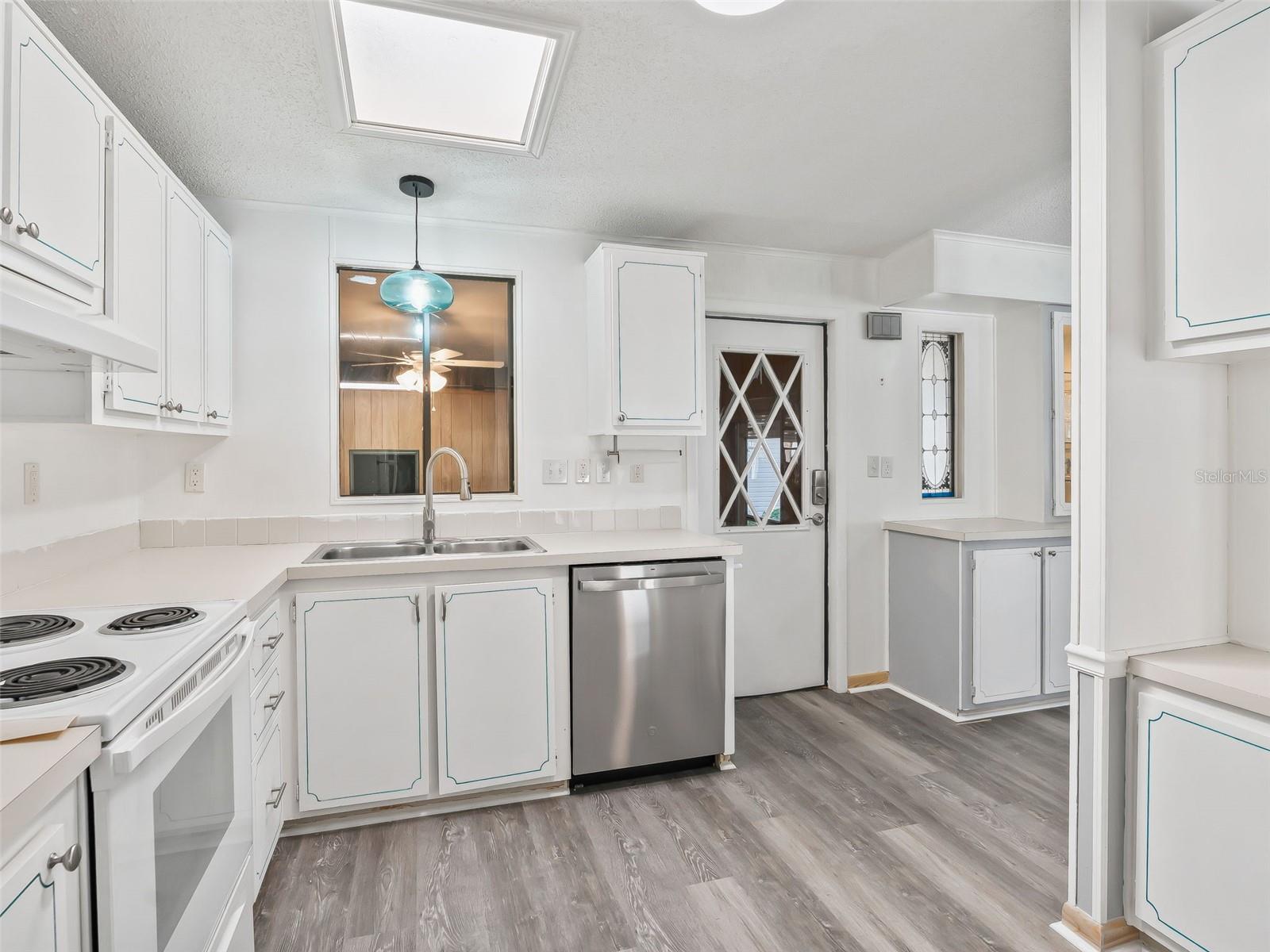 LADY LAKE ORANGE BLOSSOM GARDENS UNIT 10 - Residential