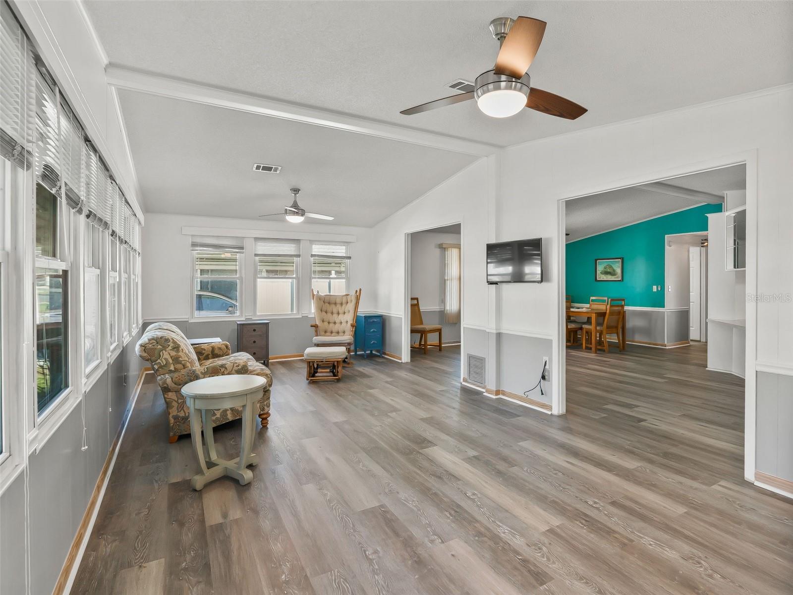 1514 HILLCREST DRIVE