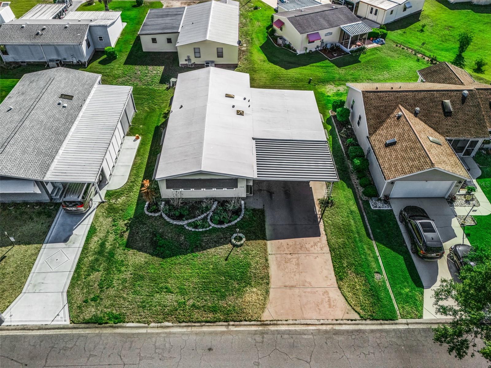 LADY LAKE ORANGE BLOSSOM GARDENS UNIT 10 - Residential