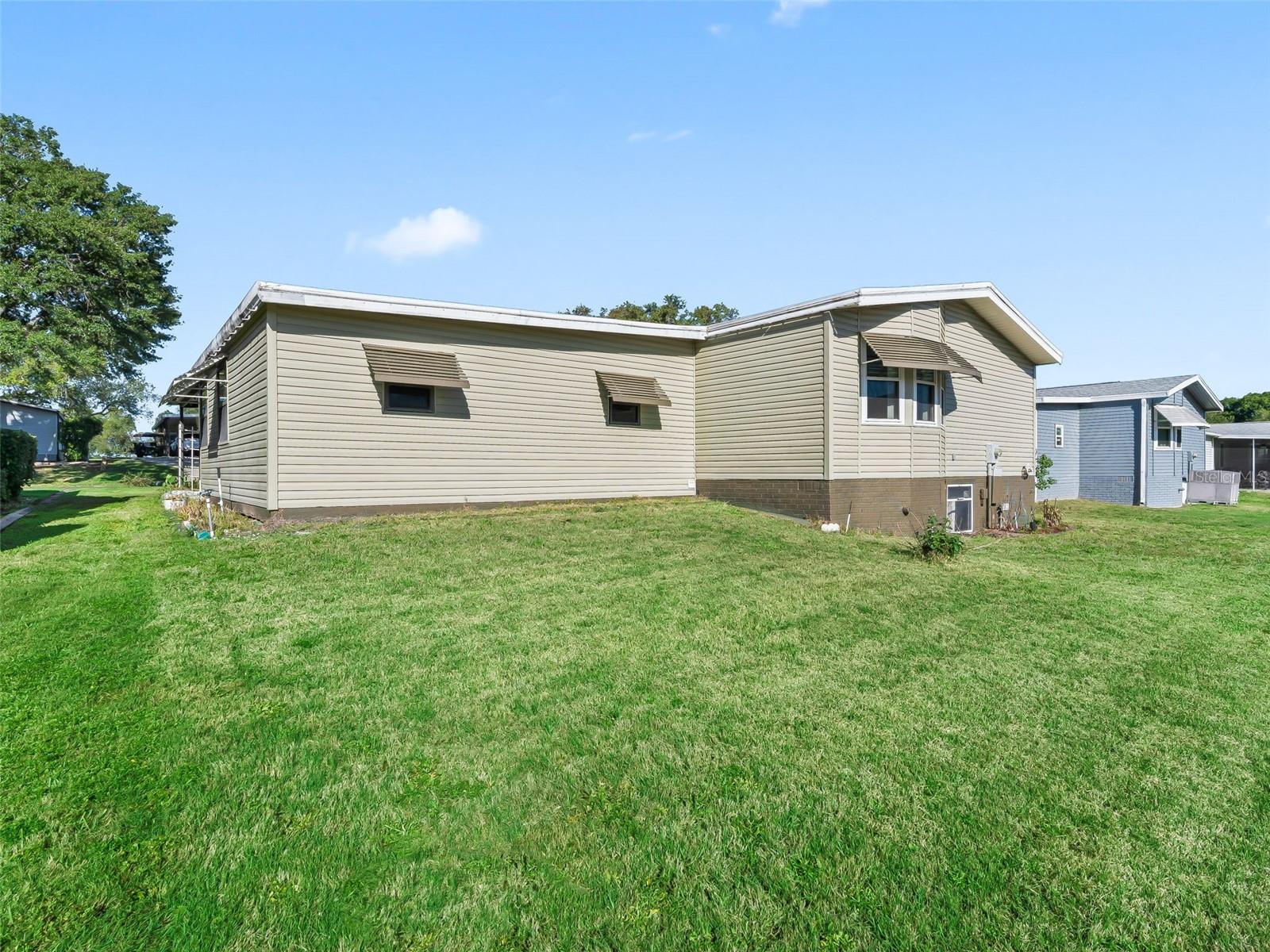 LADY LAKE ORANGE BLOSSOM GARDENS UNIT 10 - Residential