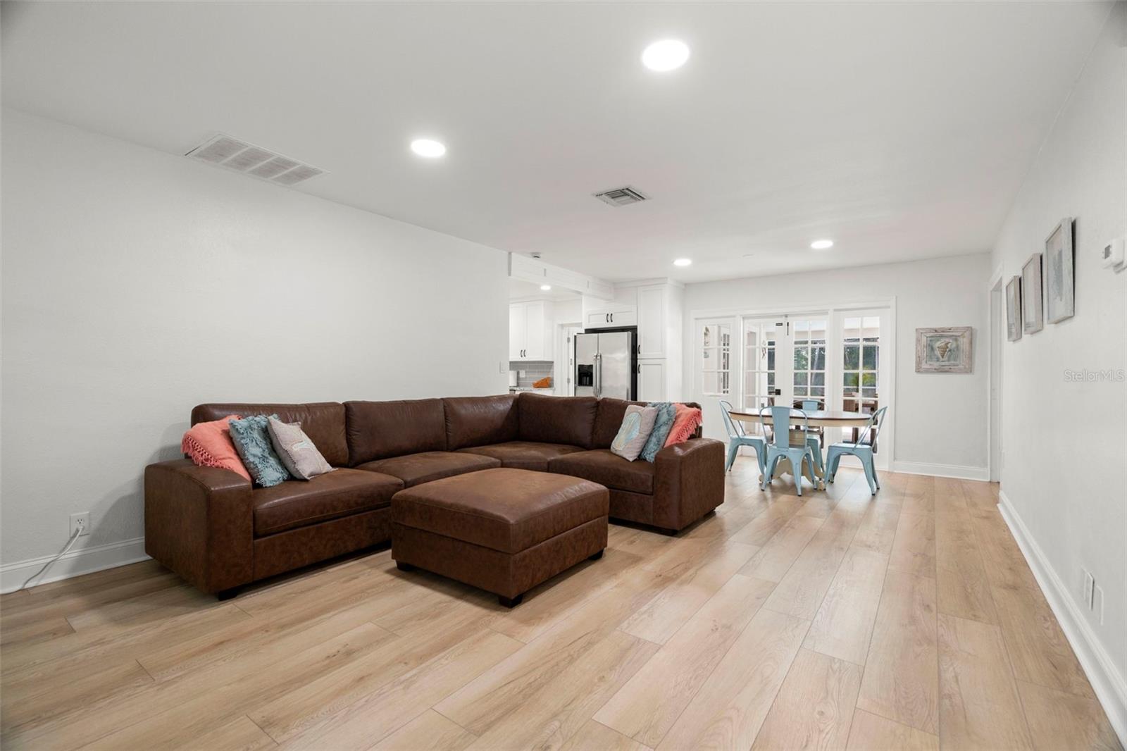 HARBOR HILL PARK - Residential