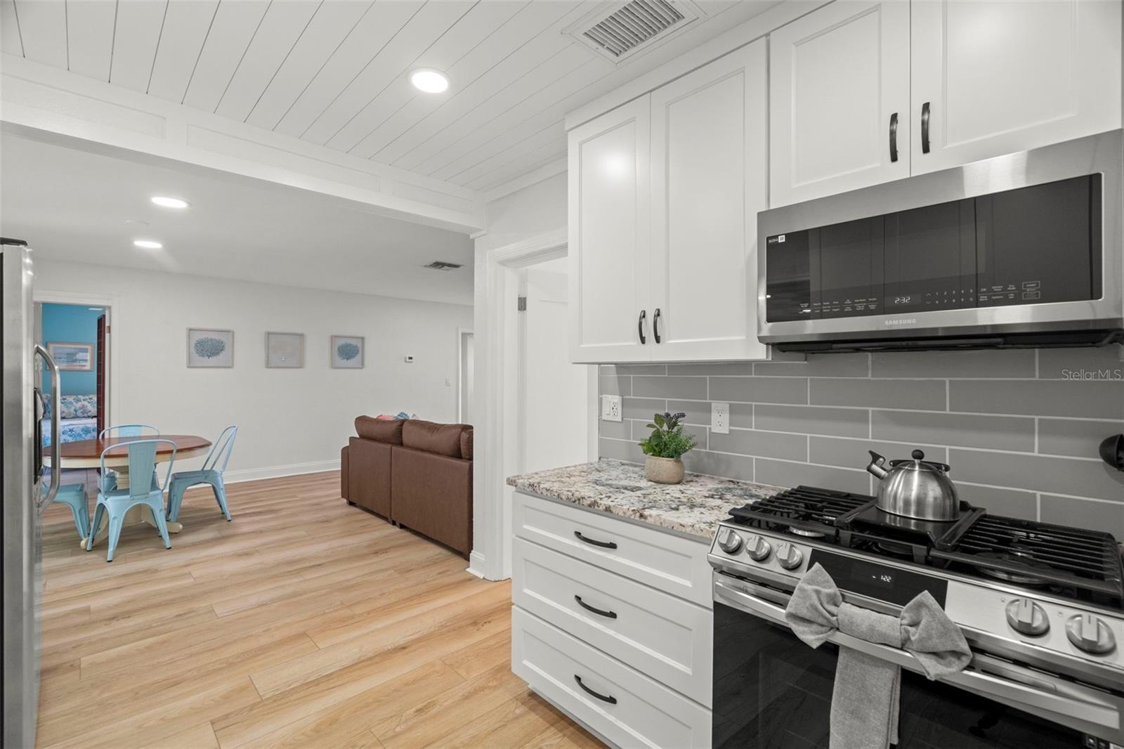 HARBOR HILL PARK - Residential