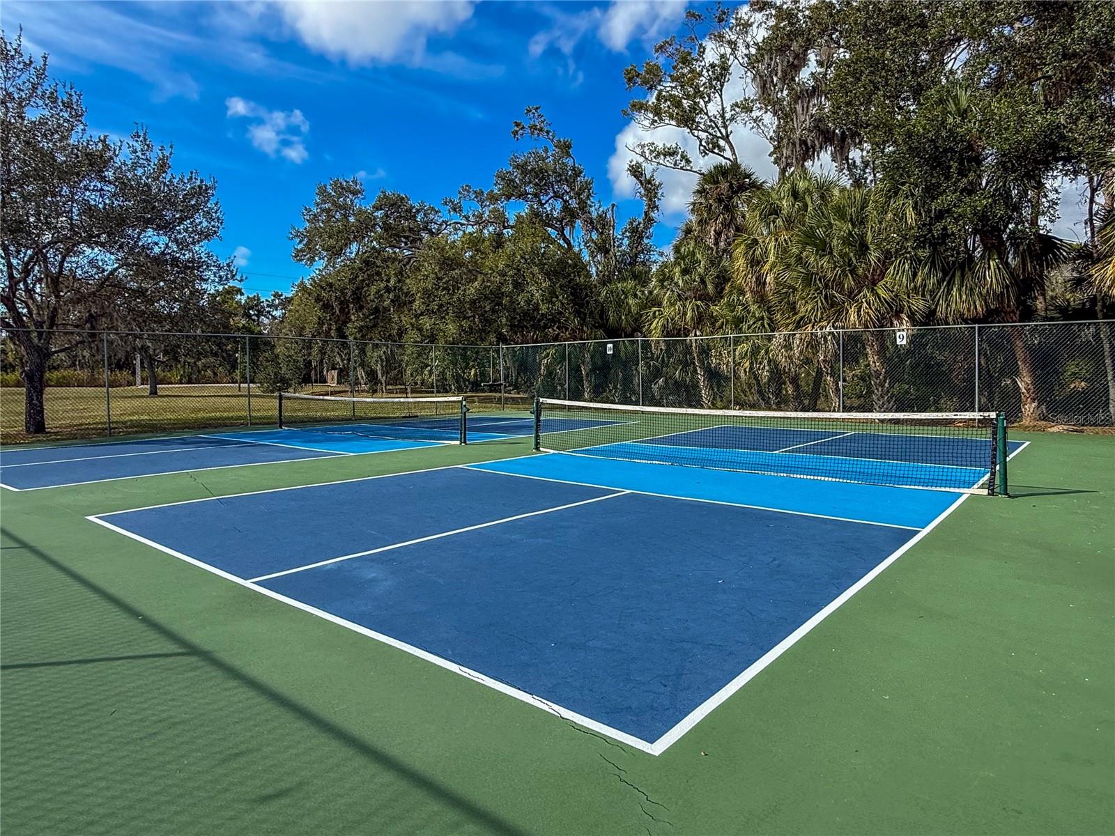 2375 LAKESIDE MEWS D2, SARASOTA, FL, 34235 3 2375 LAKESIDE MEWS D2