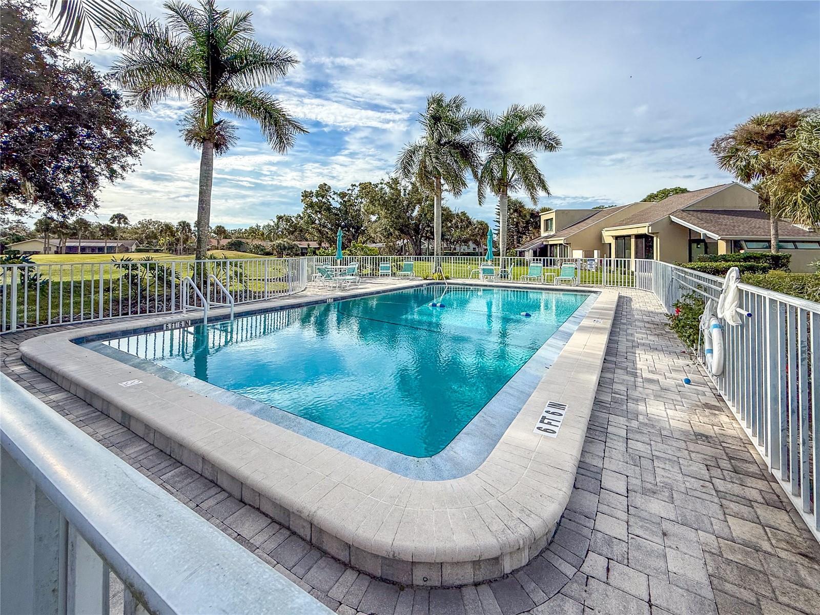 2375 LAKESIDE MEWS D2