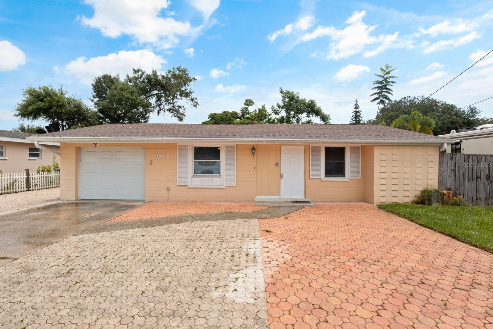 This newly renovated two-bedroom rental apartment is nestled in a peaceful and family-friendly neighborhood. With just a short drive to some of the most beautiful beaches in the USA, including the world-renowned Siesta Key, Lido Key, Casey Key, and more.
Inside, you'll find 1000 square feet of pure comfort and luxury, with two spacious bedrooms each featuring a queen-size bed, ensuring a peaceful night's sleep for all. The modern and fully equipped kitchen boasts stainless steel appliances and stunning granite countertops, allowing you to cook your favorite meals just like at home.
The living area is the perfect place to unwind after a day of exploring, with a 49" LED TV, a washer/dryer included, making laundry a breeze.
When you're ready to explore, you'll be just minutes from some of the best shopping, dining, and golf courses in the area, providing you with endless entertainment options. And with a 1 car garage included, you'll have peace of mind knowing your vehicle is safe and secure.