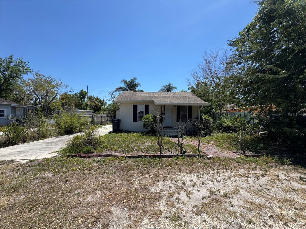 Photo of 2414 W State Street, Tampa, FL 33609 (MLS # TB8498631)