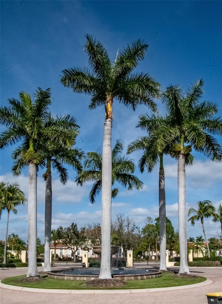 FOUNTAIN COURT BLDG 03 - Residential