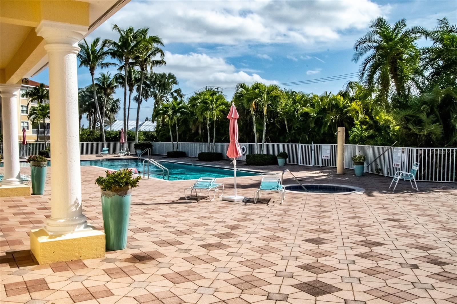 FOUNTAIN COURT BLDG 03 - Residential