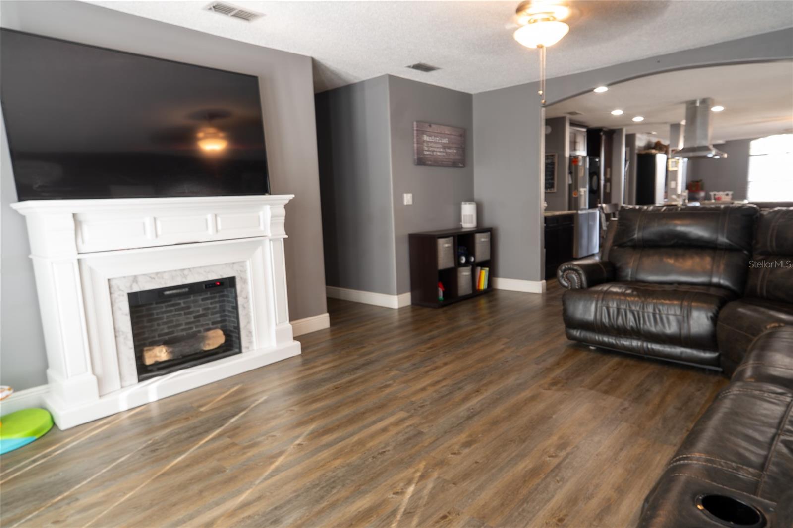 GREEN VALLEY WEST - Residential Lease