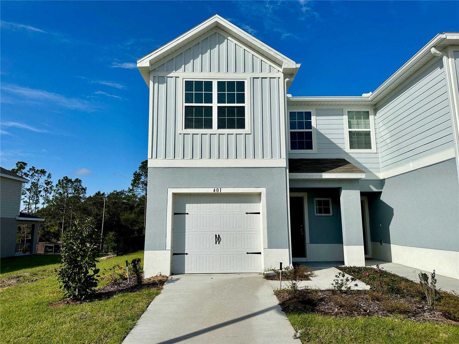Welcome to this inviting 3-bedroom, 2.5-bathroom townhome in Davenport, FL! This home features a well-designed layout and modern finishes, offering both comfort and functionality.
The main floor showcases a kitchen with dark cabinetry and stainless steel appliances, including a refrigerator, range, microwave, and dishwasher. The kitchen opens to a spacious living and dining area, providing an ideal space for entertaining or everyday living. A convenient half bathroom is located on the main level for guests.
Sliding doors near the dining area lead to the home's exterior, perfect for enjoying outdoor space or relaxing outside.
Upstairs, the master suite offers a generous walk-in closet and a private bathroom with dual vanity sinks and a stand-up shower. Additional bedrooms are well-sized and share a full bathroom with a shower-tub combination.
A laundry closet adds convenience and practicality to the home’s layout.
Located just minutes from I-4, this property provides easy access to shopping, dining, and local amenities, making it a desirable location.
Don’t miss the chance to call this Davenport townhome your new residence. Schedule a tour today!