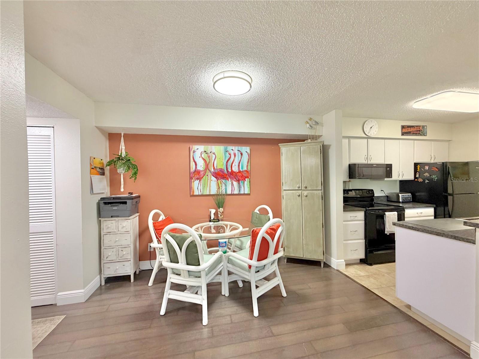 HUNTER'S GLEN CONDO - Residential