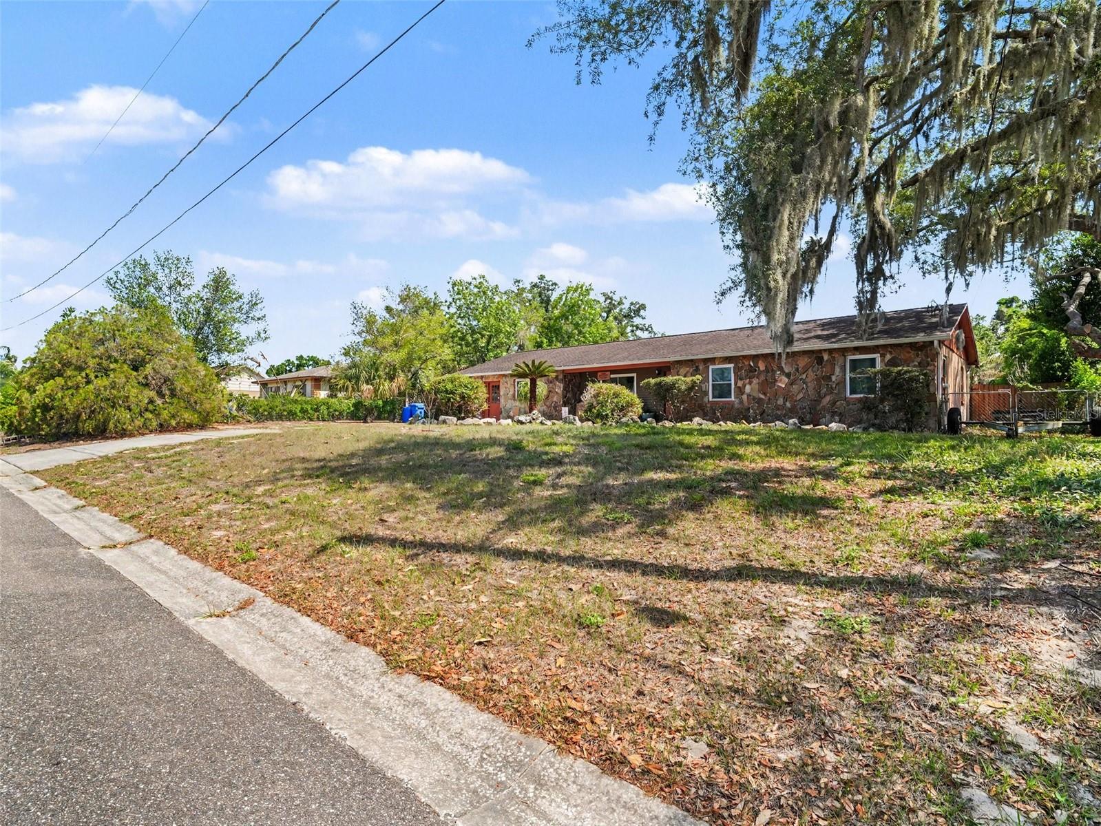 11207 CREEKVIEW DR