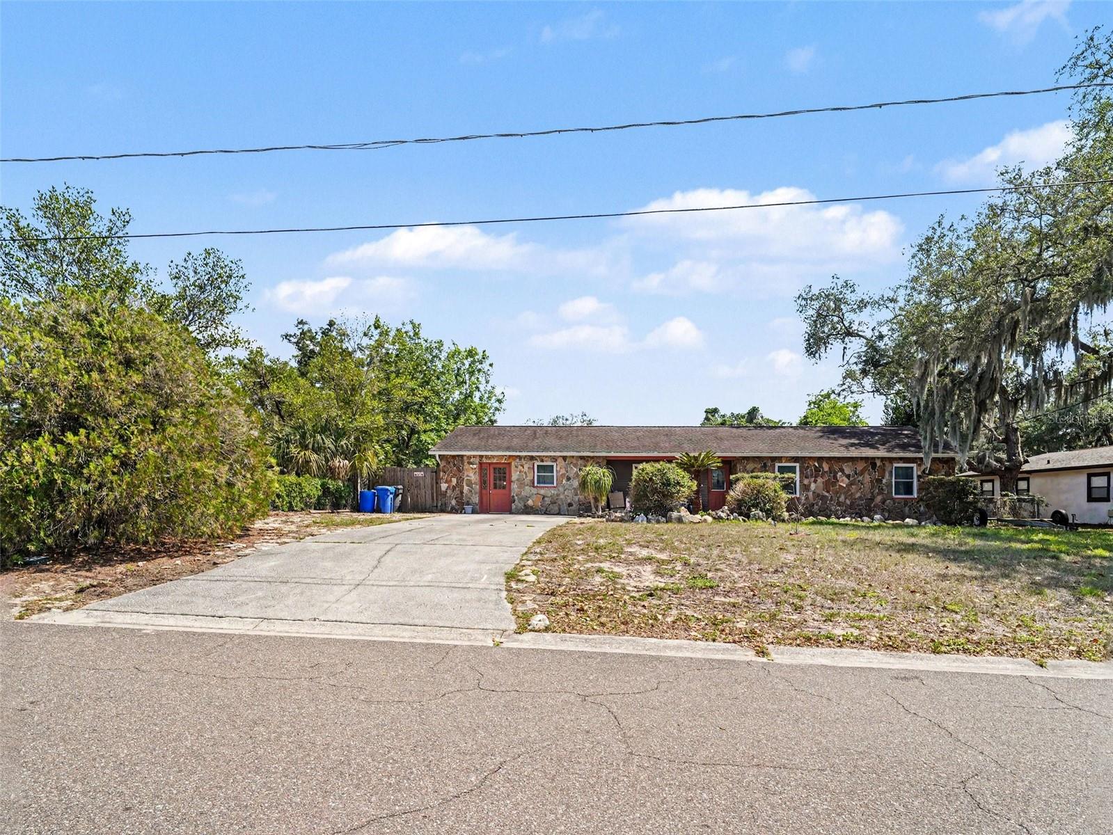 11207 CREEKVIEW DR